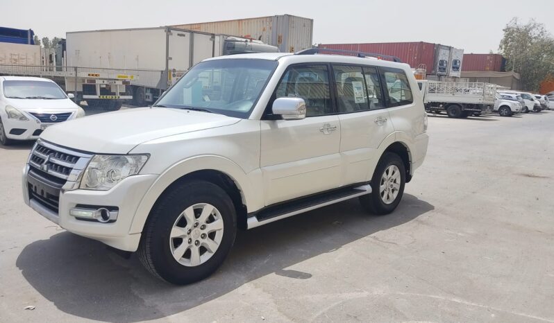 PAJERO 2018 WHITE MID OPTION full